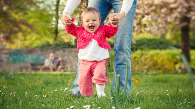 Допитливість та перші слова: що повинен вміти малюк в 10 місяців?