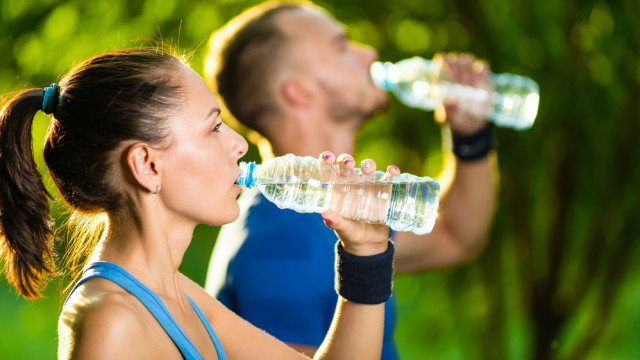 сколько воды нужно пить летом