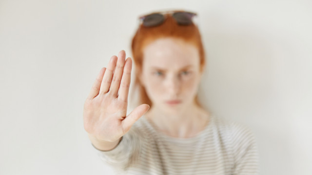 Путь жертвы: как распознать абьюз в семье, что такое "круг насилия" и  как его разорвать?