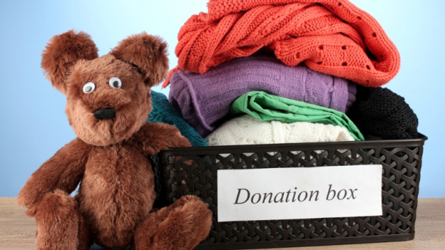 "Кошик добра": куди здати непотрібний одяг у Києві. Список адрес.