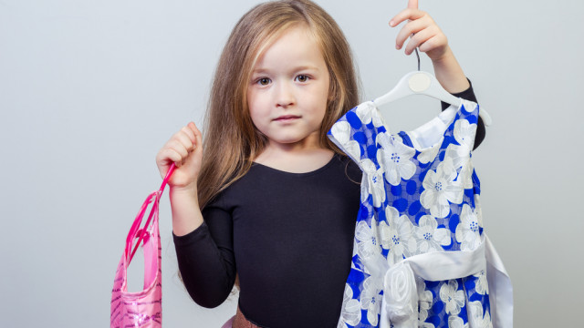 Одеваться самостоятельно: как научить ребенка простым навыкам самообслуживания