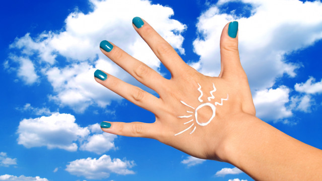 Безпечний підхід: чим точно не можна лікувати сонячні опіки